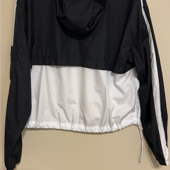 Nike Windbreaker - Picture 3 of 3
